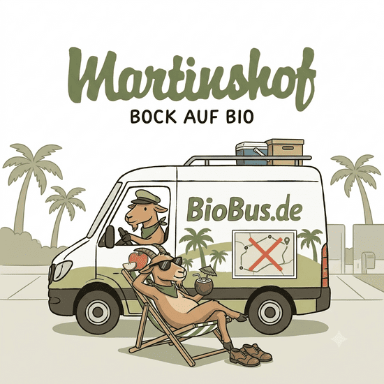 KI generiert: Das Bild zeigt den Kopf einer neugierig wirkenden Ziege, die zwischen Holzlatten hervorschaut. Auf dem Bild ist der Text "Hallo Du!" zu sehen.