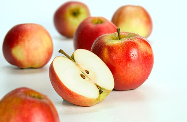 Produktfoto zu Äpfel "Braeburn", deutsche Ernte