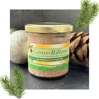 KI generiert: Ein Glas Gänse-Rillettes vor einer Tannenzapfe. Text: "Gänse-Rillettes ohne Konservierungsstoffe".