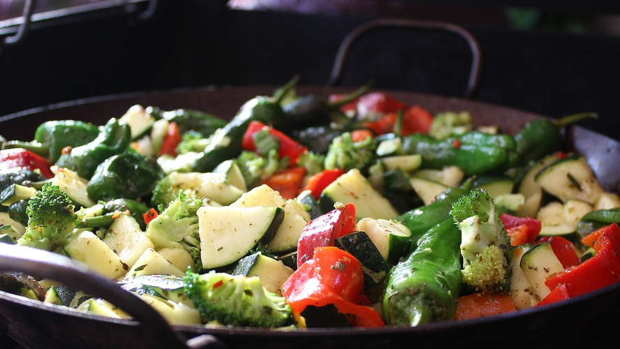 Rezeptbild für Zucchini Möhren Pfanne