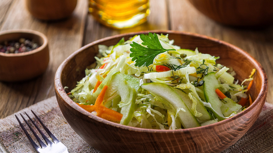 Rezeptbild für Fruchtiger Spitzkohlsalat