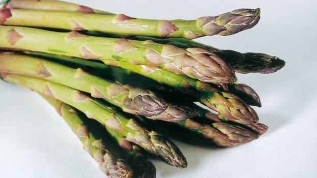 Rezeptbild für Grüner Spargel mit Kartoffeln und Parmesan