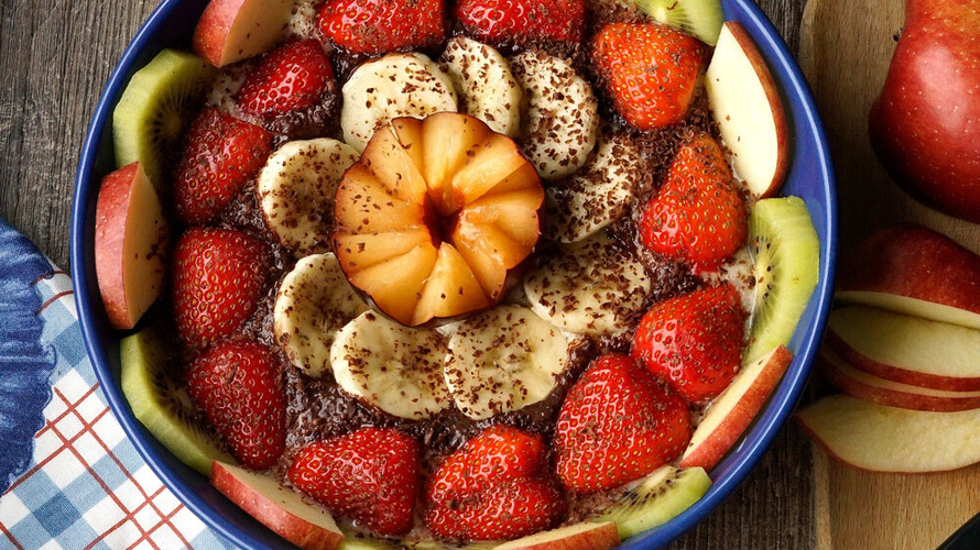 Rezeptbild für Vegan: Fruchtige Dinkelgrießbrei-Bowl mit Toppings