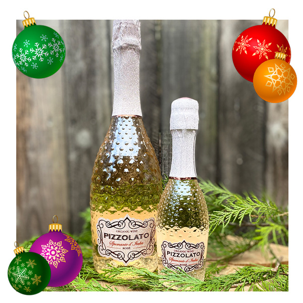 KI generiert: Das Bild zeigt eine Flasche Vermador Wein, auf deren Etikett eine Illustration eines Tieres und der Schriftzug "Monastrell & Syrah" zu sehen sind. Es handelt sich um einen Bio- und veganen Wein.